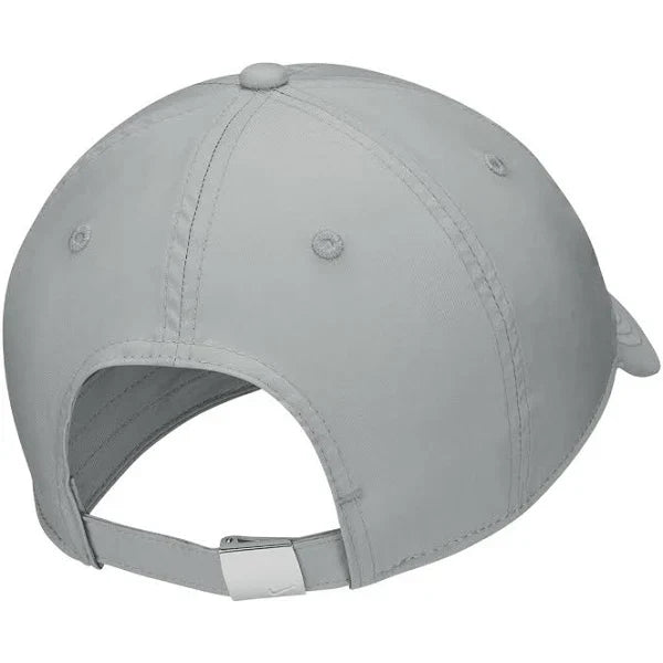 NIKE CAP DRI-FIT CLUB METAL SWOOSH "LIGHT GREY"