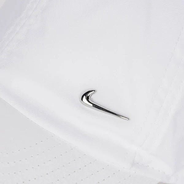 NIKE CAP DRI-FIT CLUB METAL SWOOSH "WHITE"