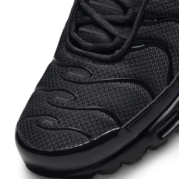 NIKE AIR MAX PLUS "TRIPLE BLACK"