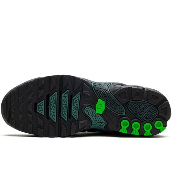 NIKE AIR MAX PLUS DRIFT 'BLACK VOLT'